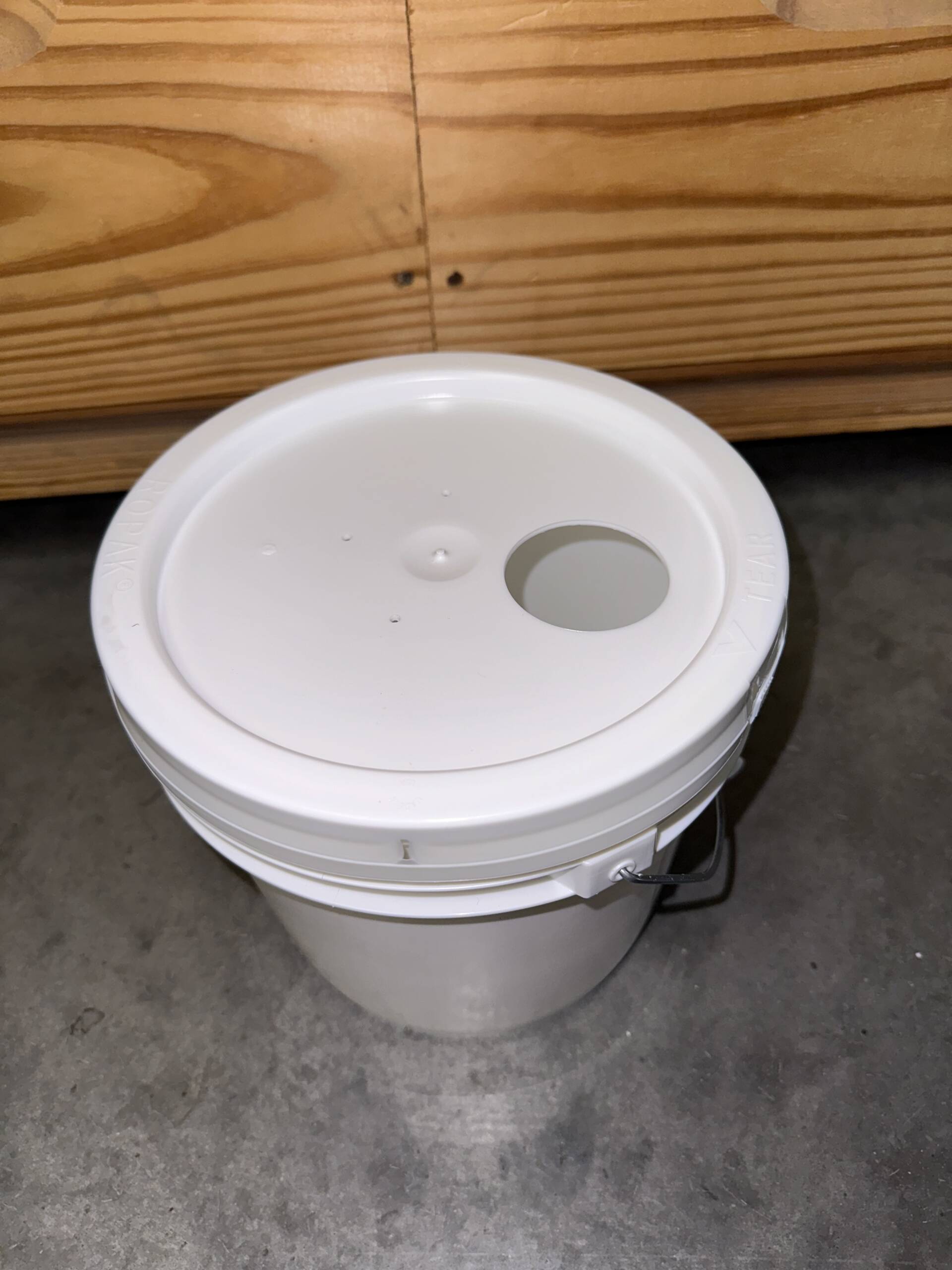 6 Gallon Bucket - No Hole